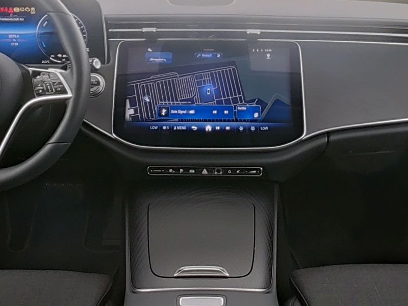 Mercedes-Benz E 300 2025