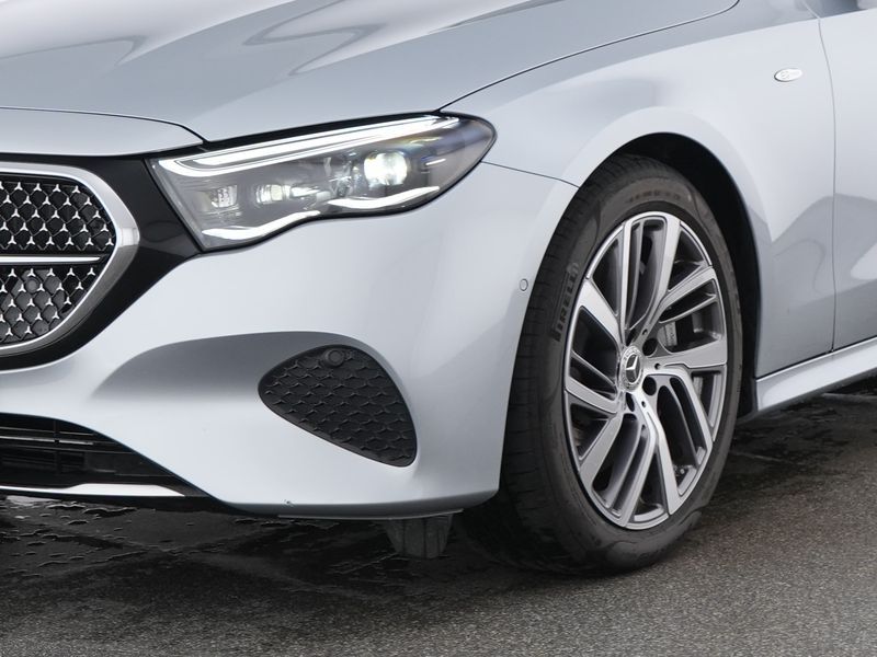 Mercedes-Benz E 300 2025