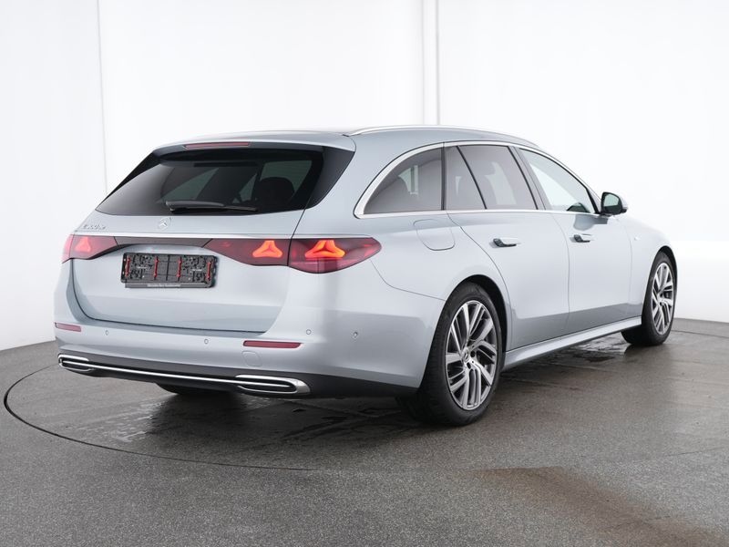 Mercedes-Benz E 300 2025