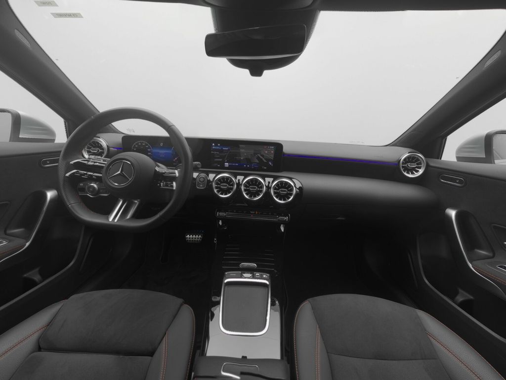Mercedes-Benz A 200 2024