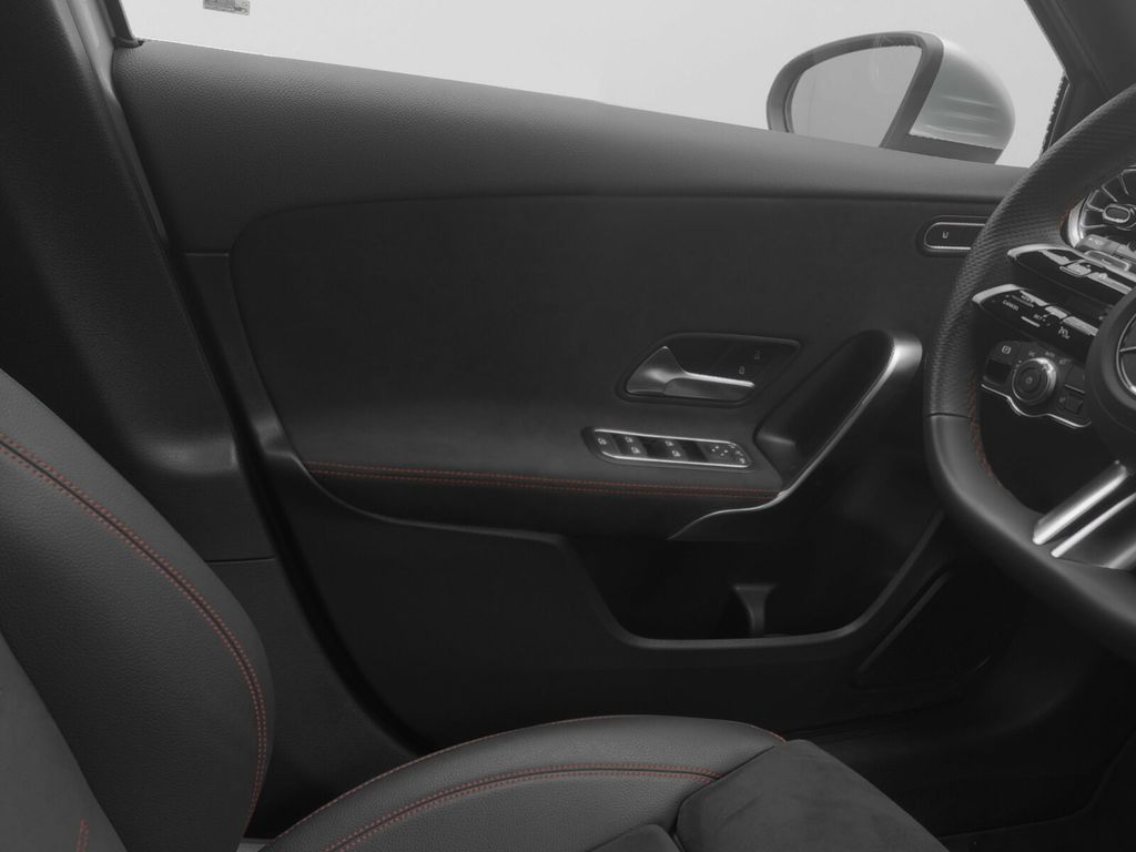 Mercedes-Benz A 200 2024