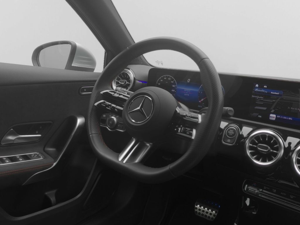 Mercedes-Benz A 200 2024
