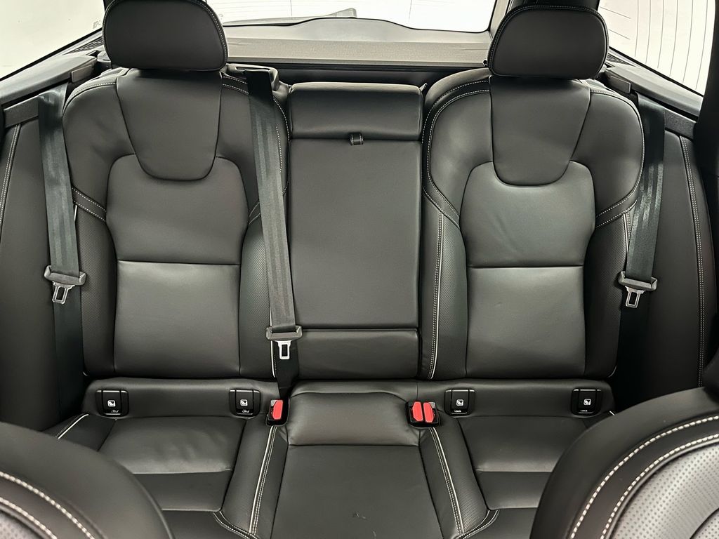 Volvo V90 2024