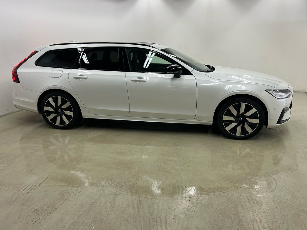 Volvo V90 2024