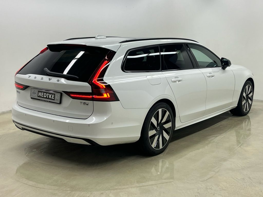Volvo V90 2024