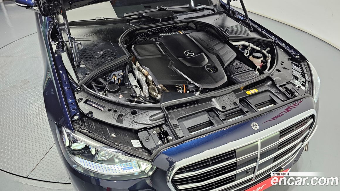 Mercedes-Benz S-Class 2025