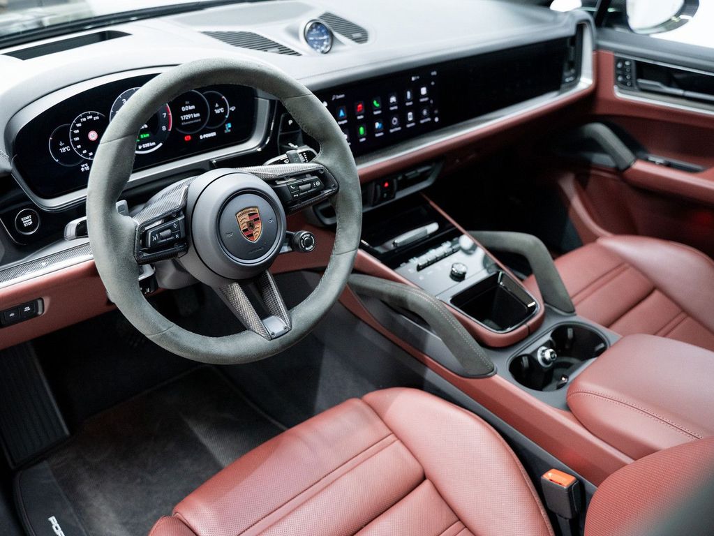 Porsche Cayenne 2025
