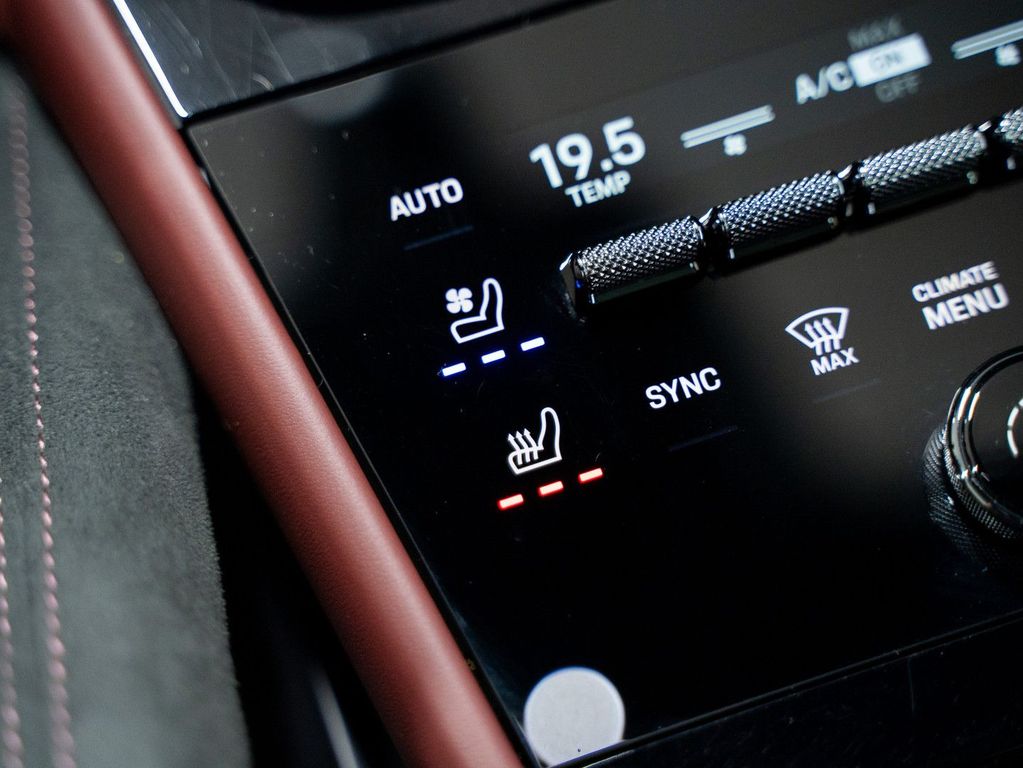 Porsche Cayenne 2025