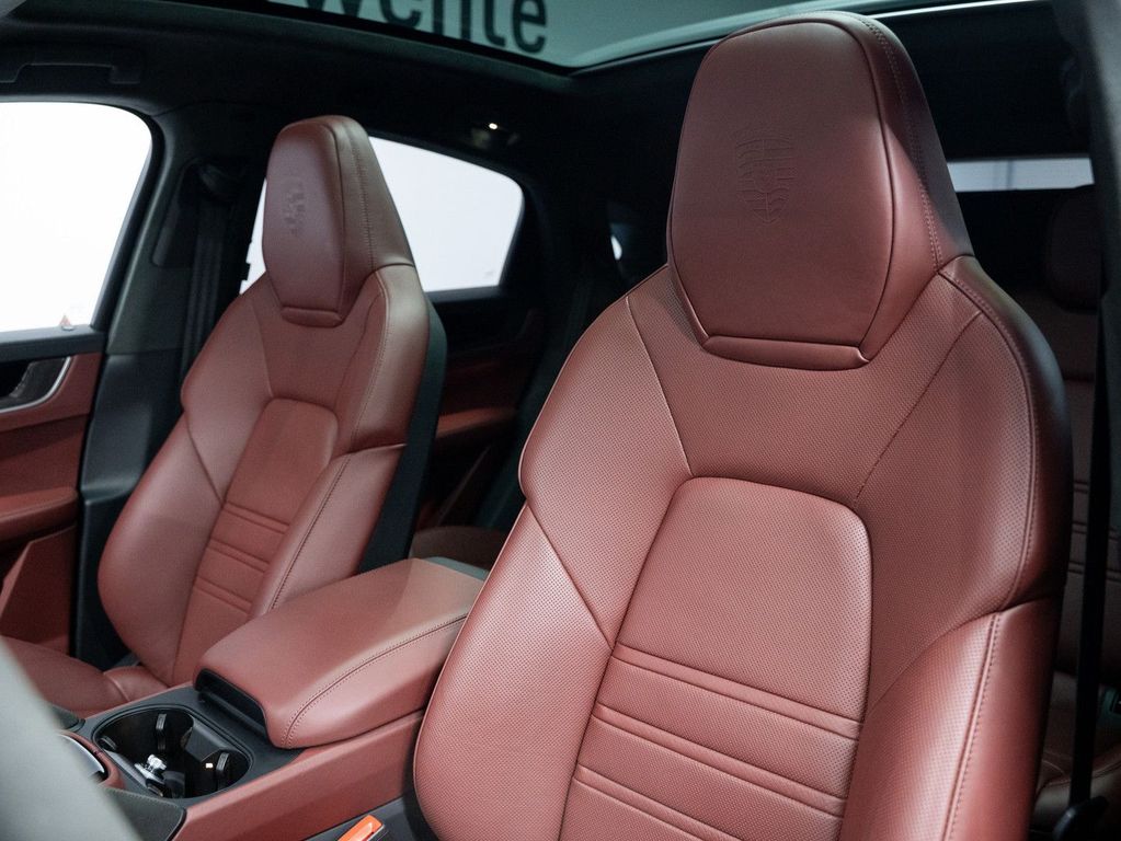 Porsche Cayenne 2025