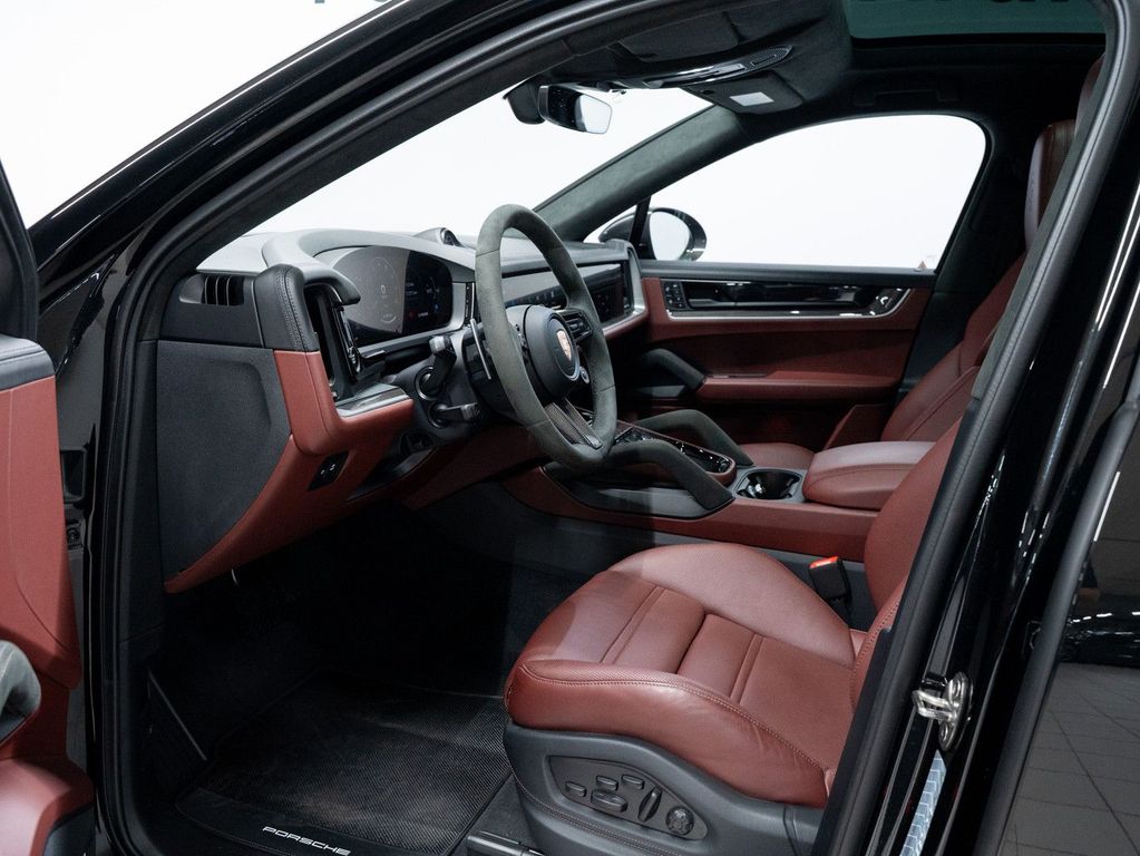 Porsche Cayenne 2025