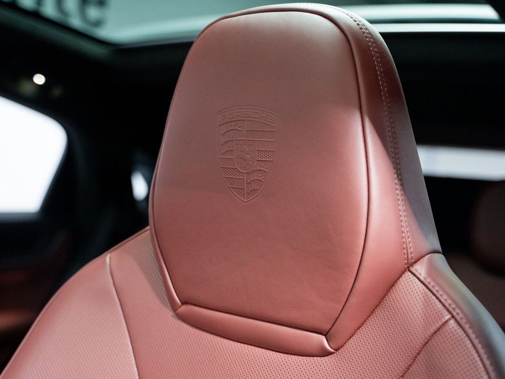 Porsche Cayenne 2025