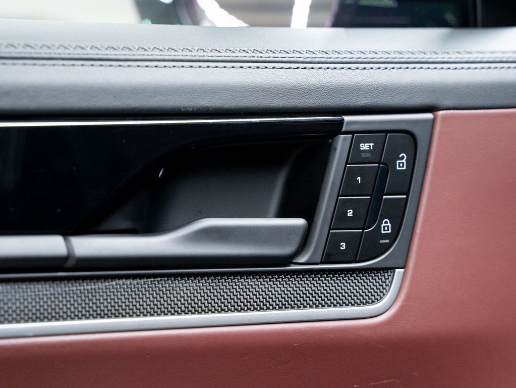 Porsche Cayenne 2025