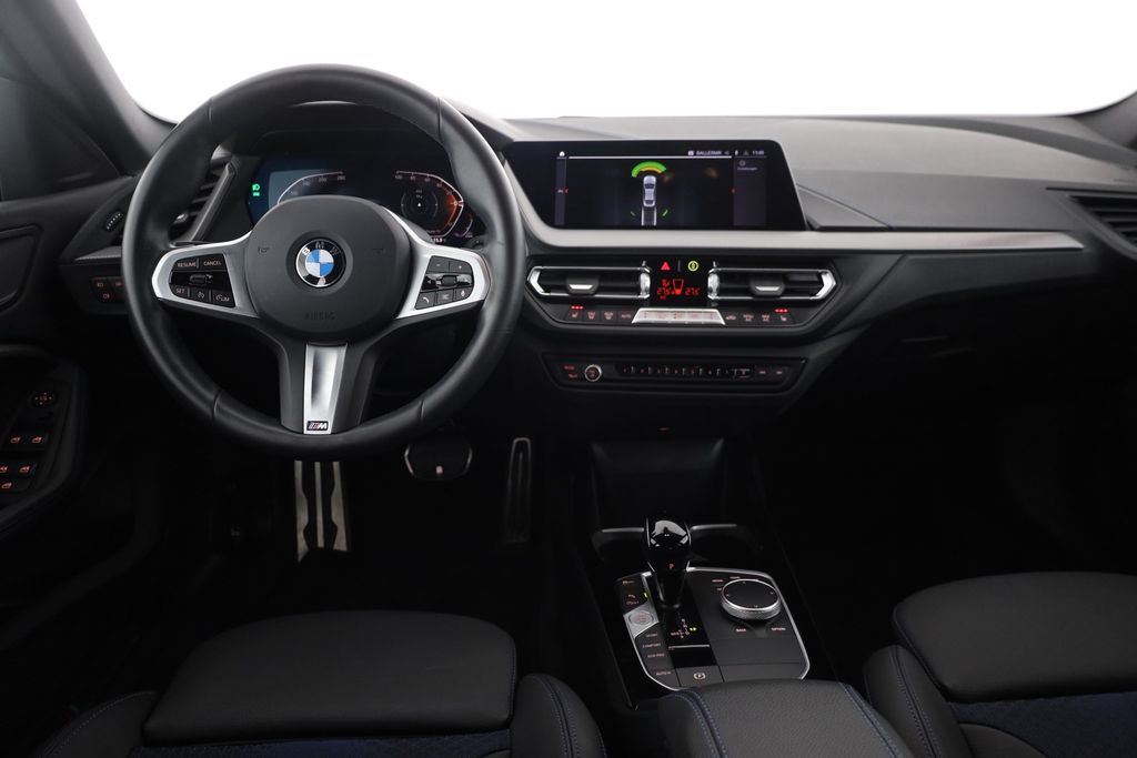 BMW 218 2024