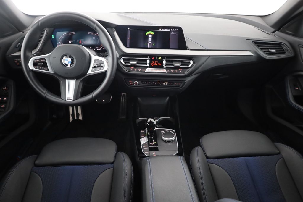 BMW 218 2024