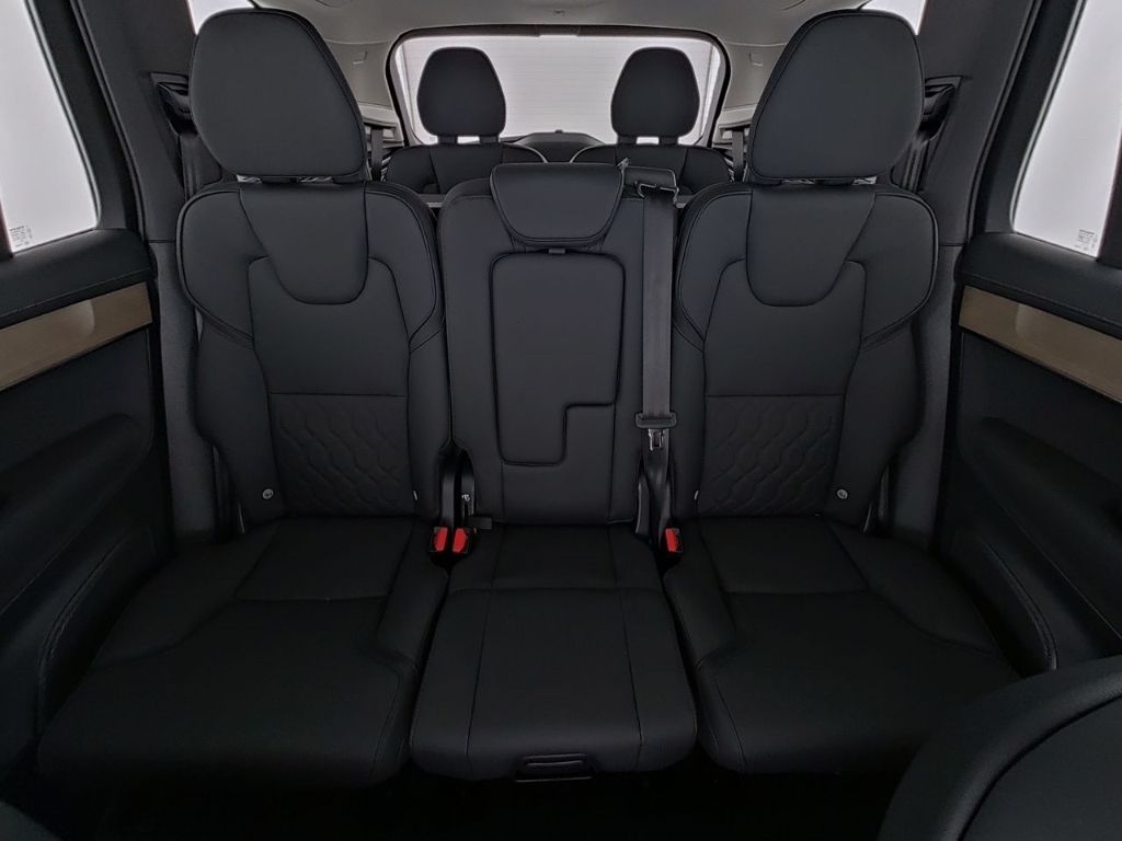 Volvo XC90 2025
