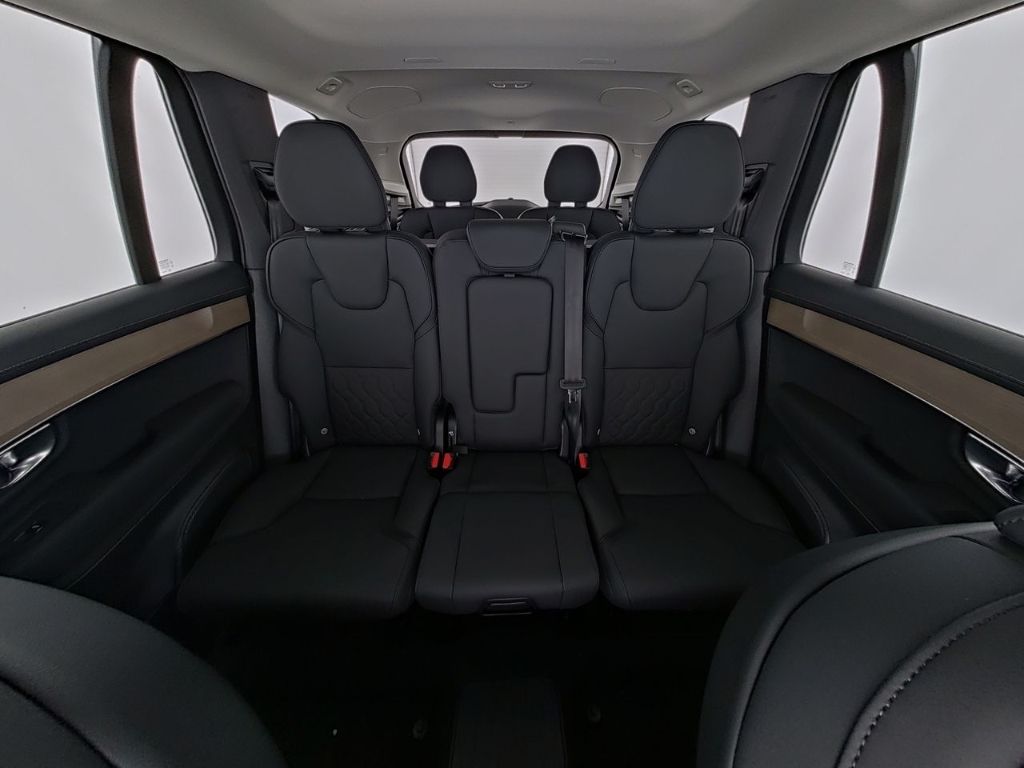 Volvo XC90 2025