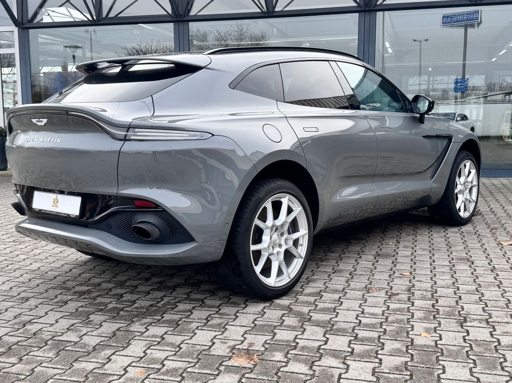 Aston Martin DBX 2023