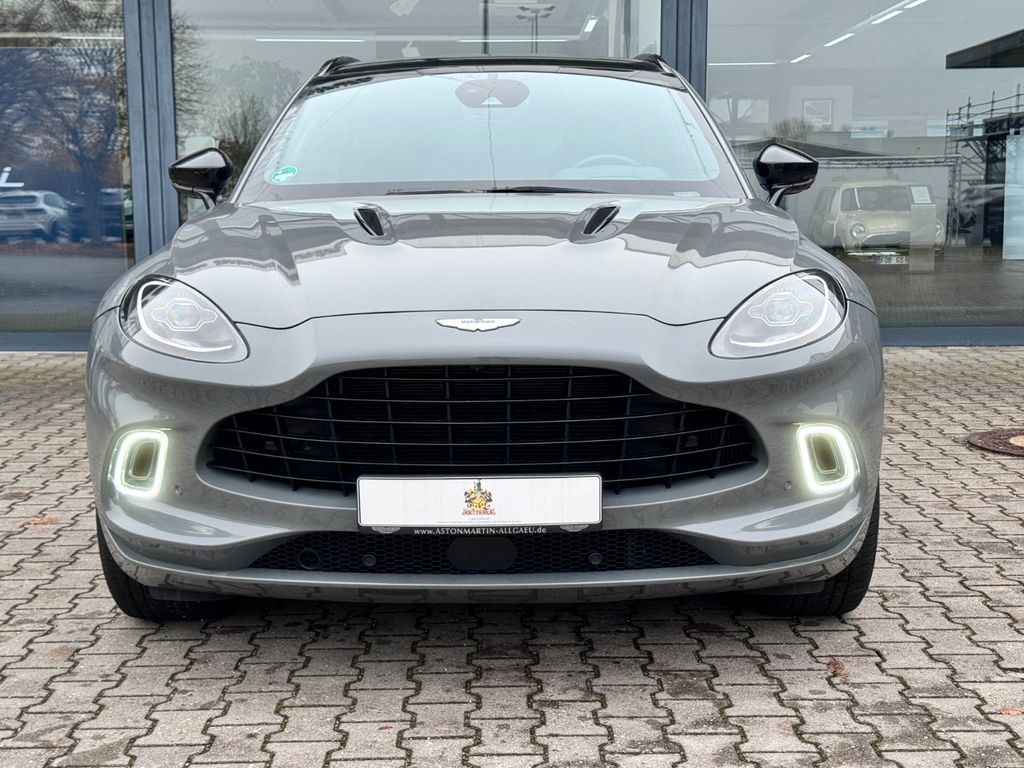 Aston Martin DBX 2023