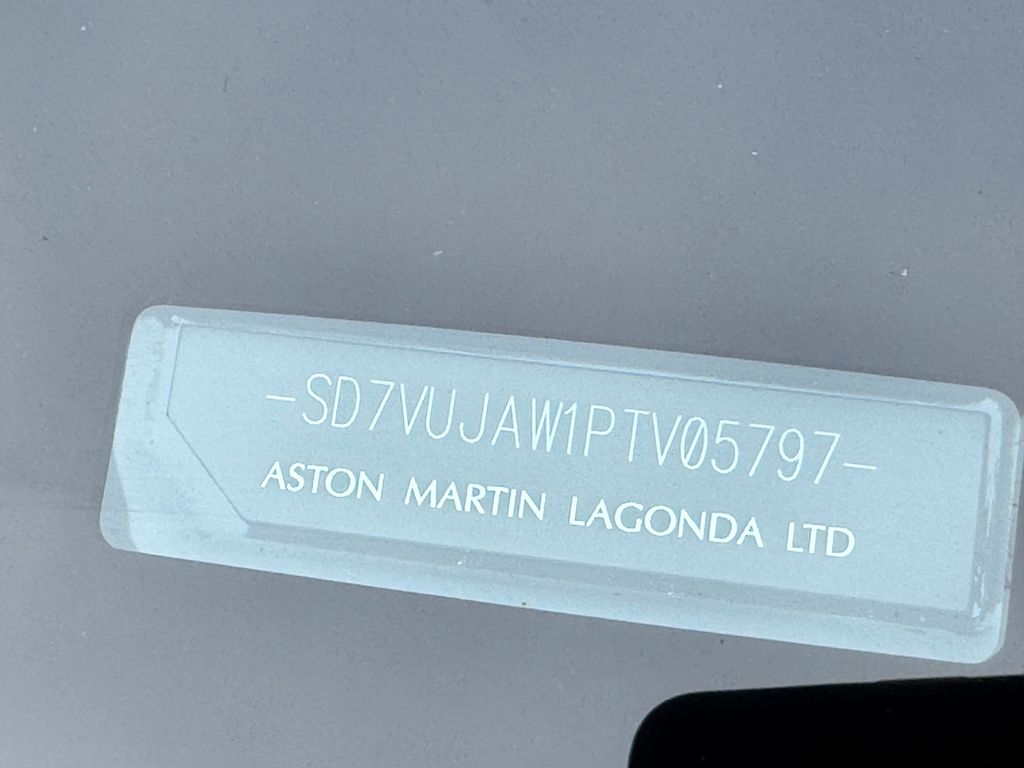 Aston Martin DBX 2023