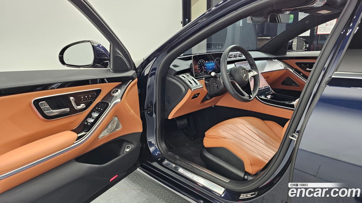 Mercedes-Benz S-Class 2025