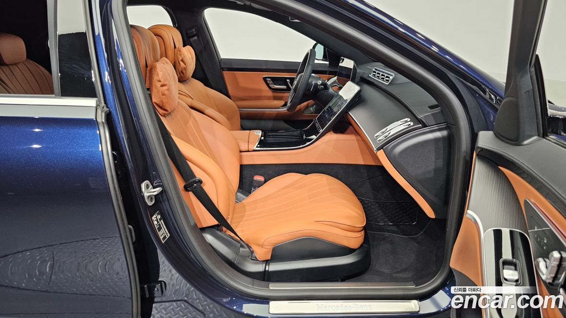 Mercedes-Benz S-Class 2025