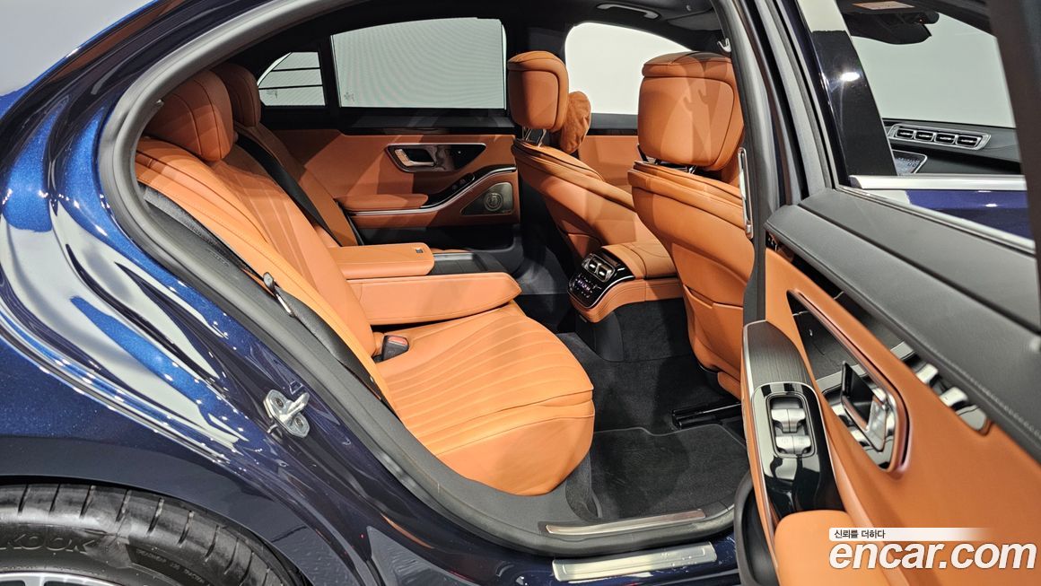 Mercedes-Benz S-Class 2025