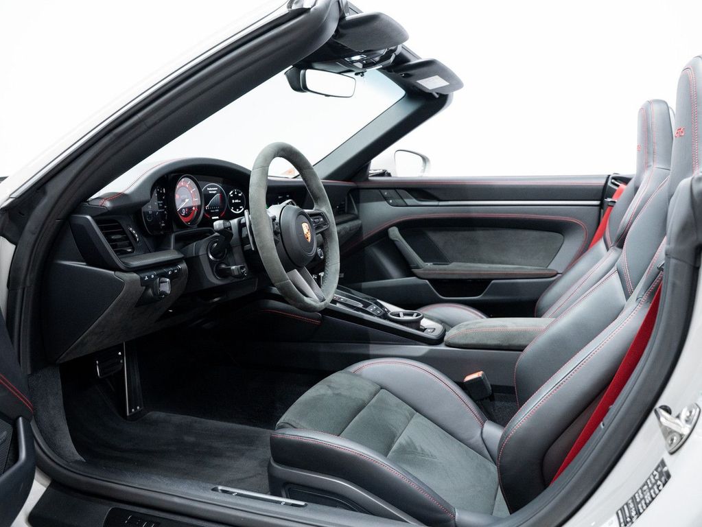 Porsche 992 2023