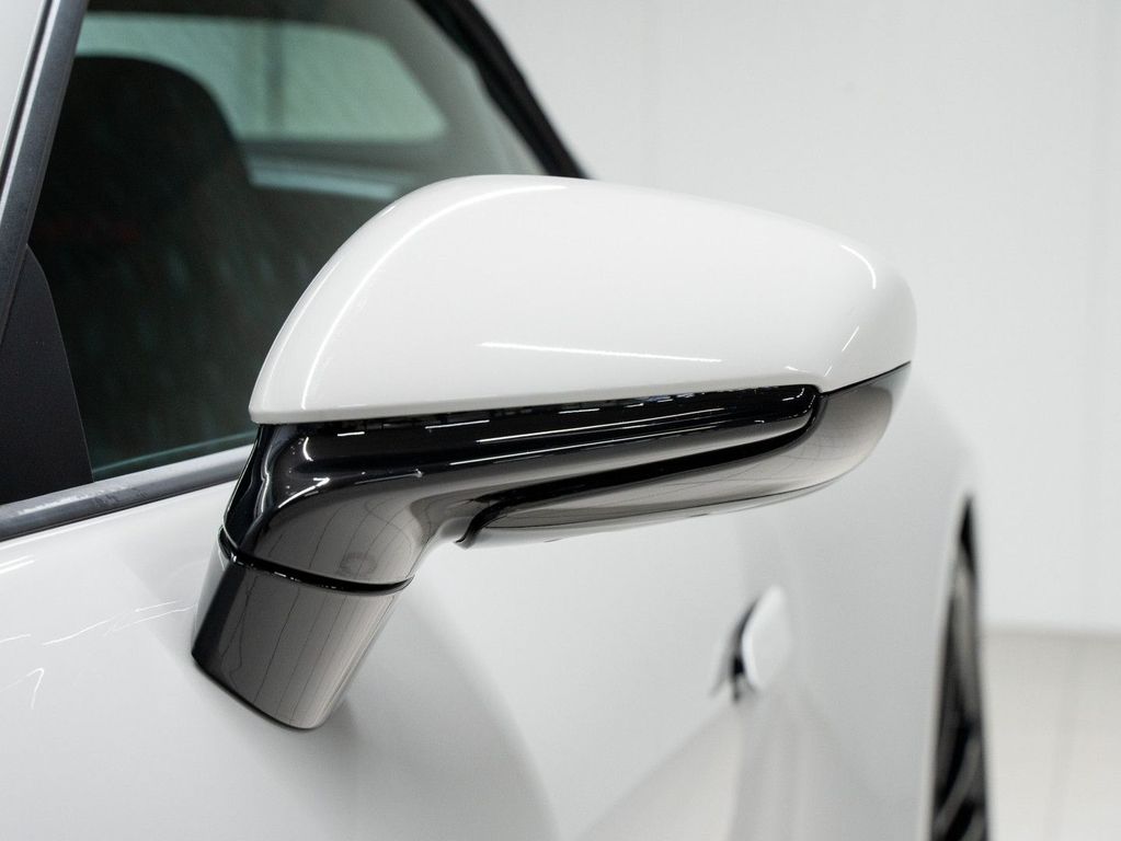 Porsche 992 2023