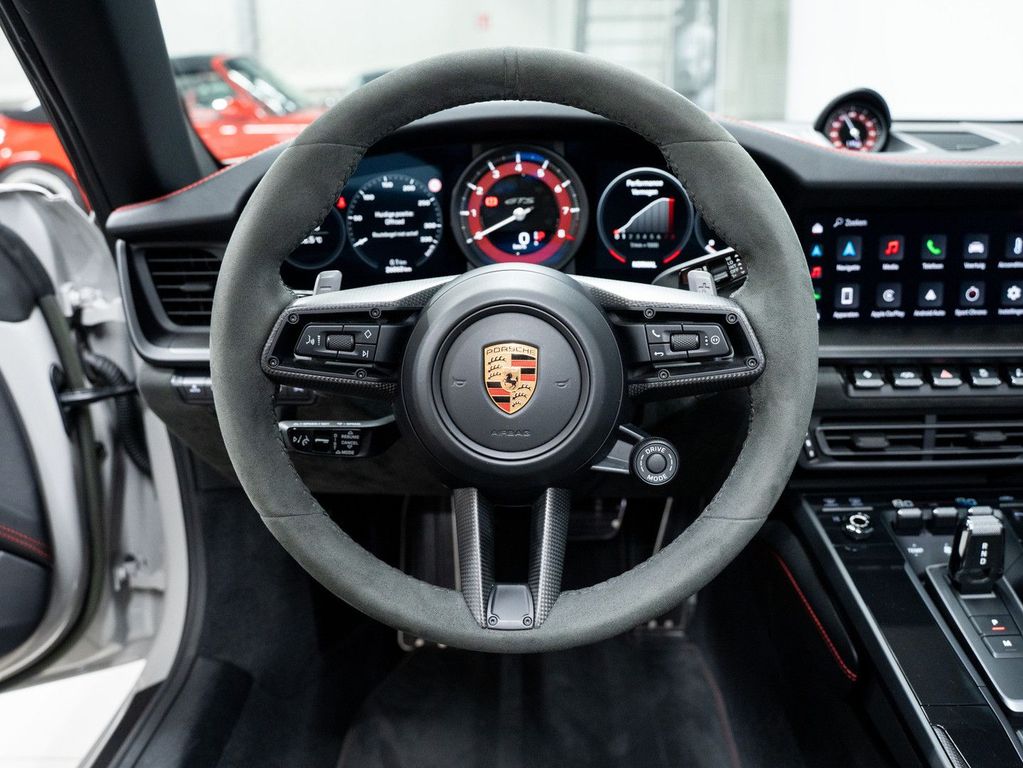 Porsche 992 2023