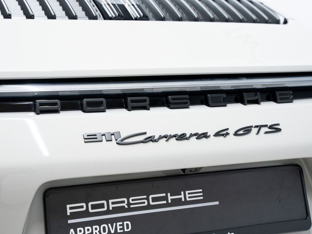 Porsche 992 2023