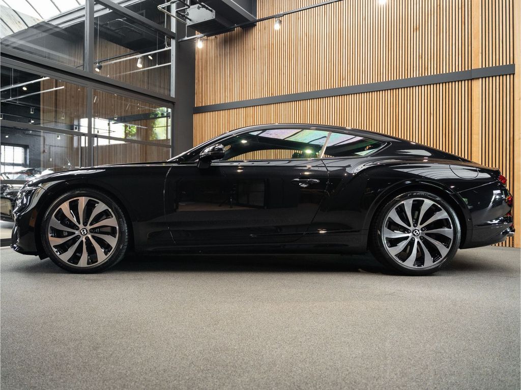 Bentley Continental GT 2025