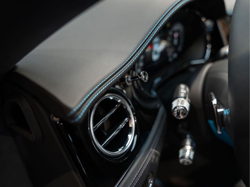 Bentley Continental GT 2025