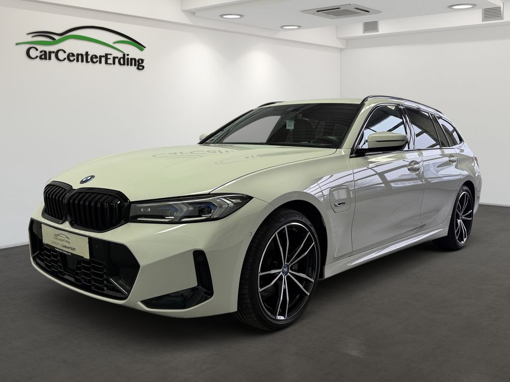 BMW 330 2022