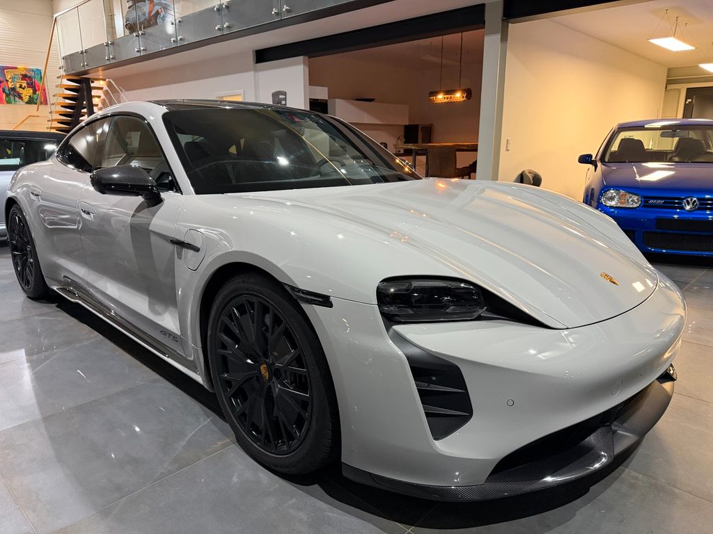 Porsche Taycan 2023