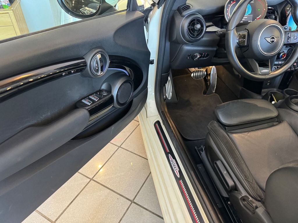 MINI Other 2021