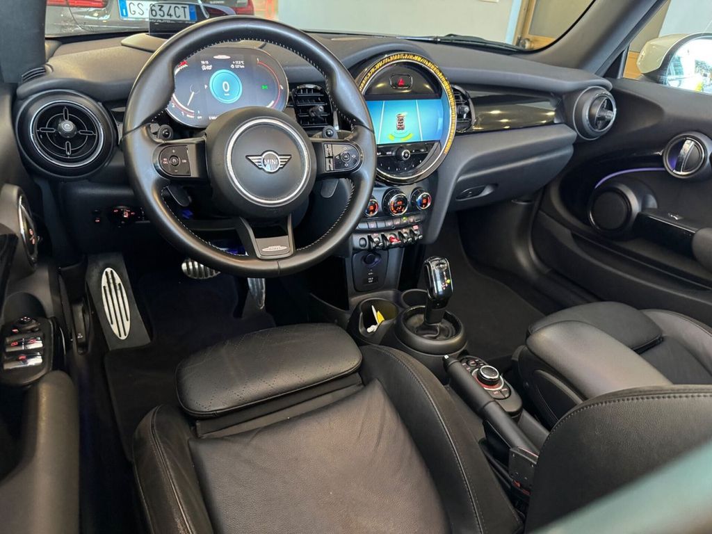 MINI Other 2021