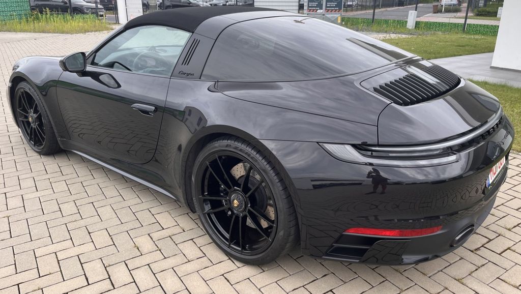 Porsche 992 2023