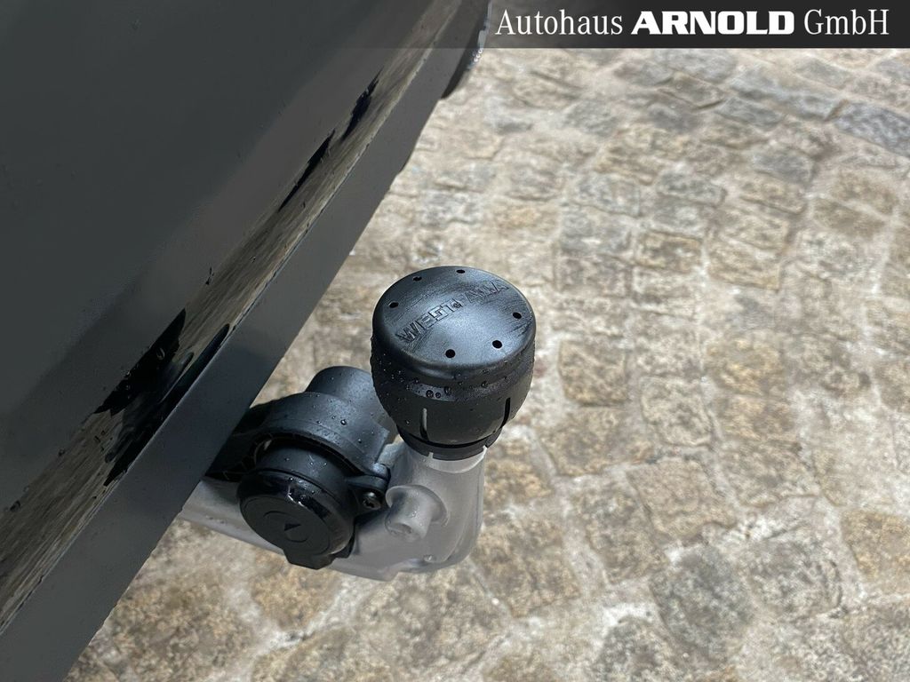 Mercedes-Benz GLA 200 2025