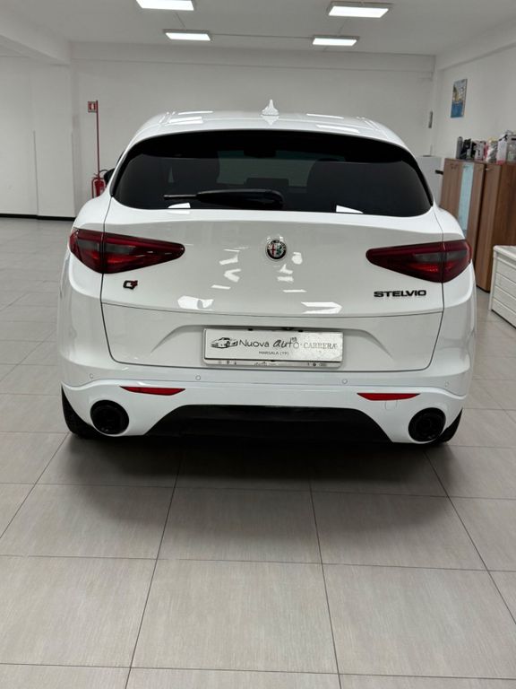 Alfa Romeo Stelvio 2022