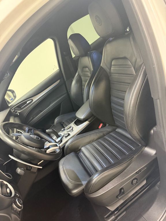 Alfa Romeo Stelvio 2022