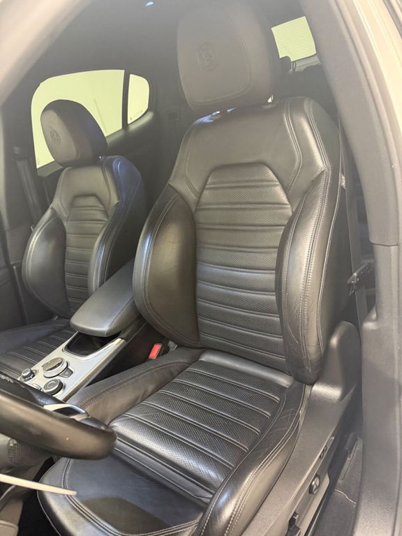 Alfa Romeo Stelvio 2022