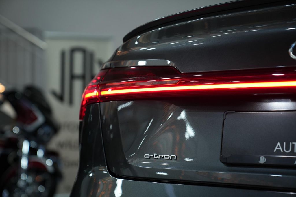 Audi e-tron 2022