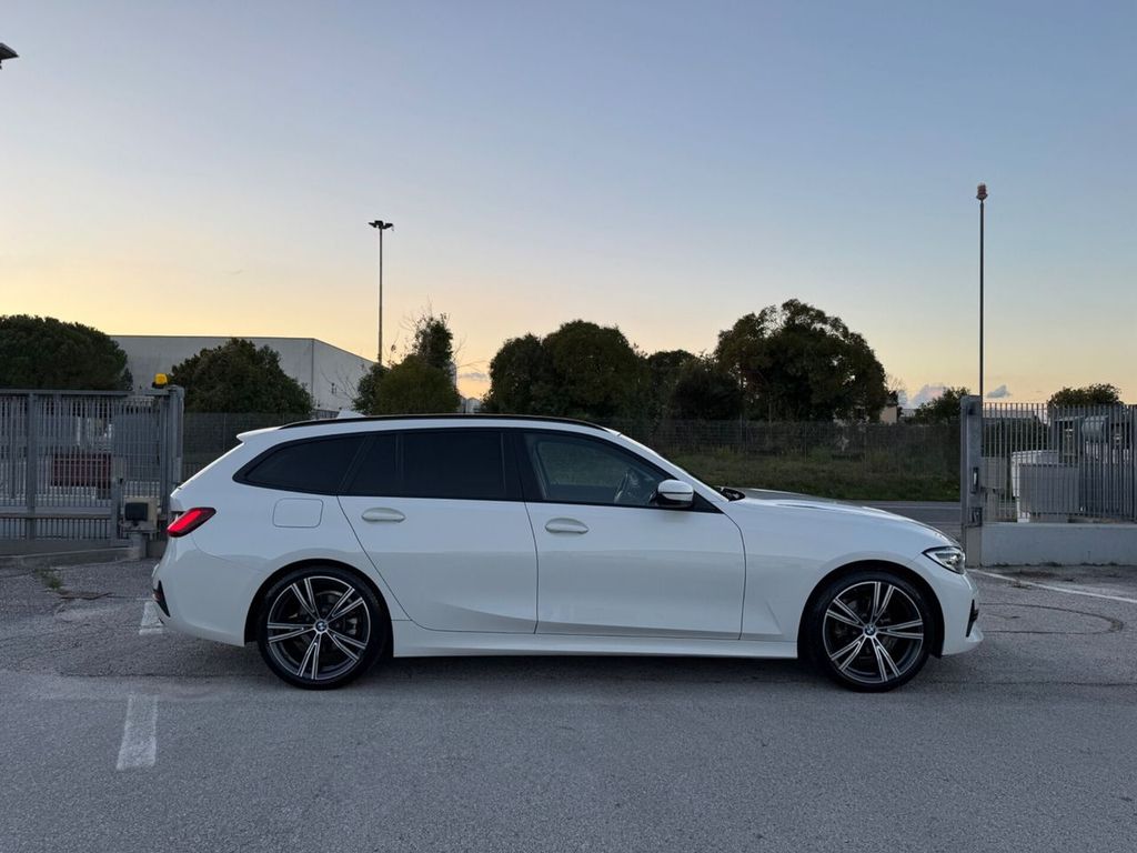 BMW 318 2021