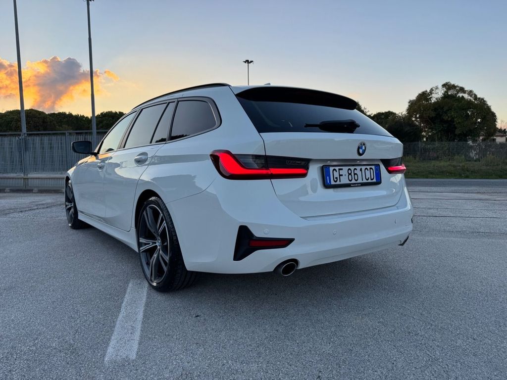 BMW 318 2021