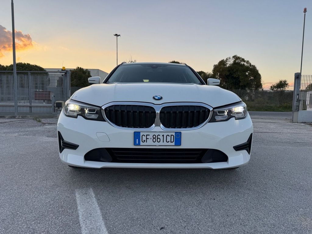 BMW 318 2021