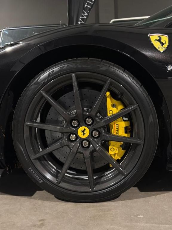 Ferrari F8 2022