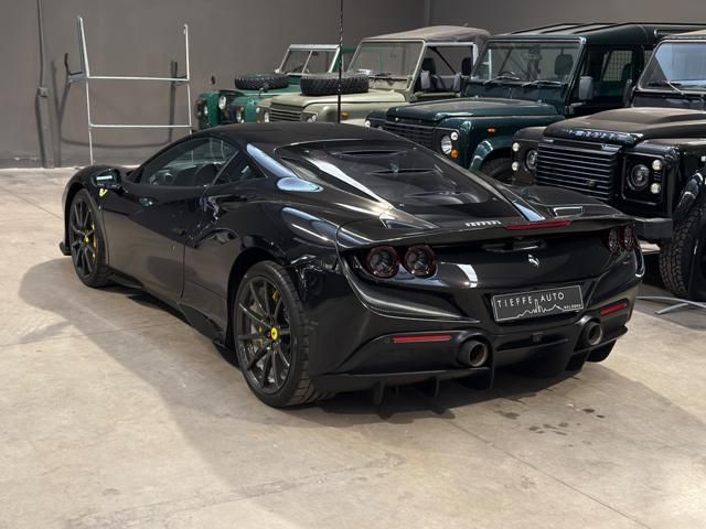 Ferrari F8 2022