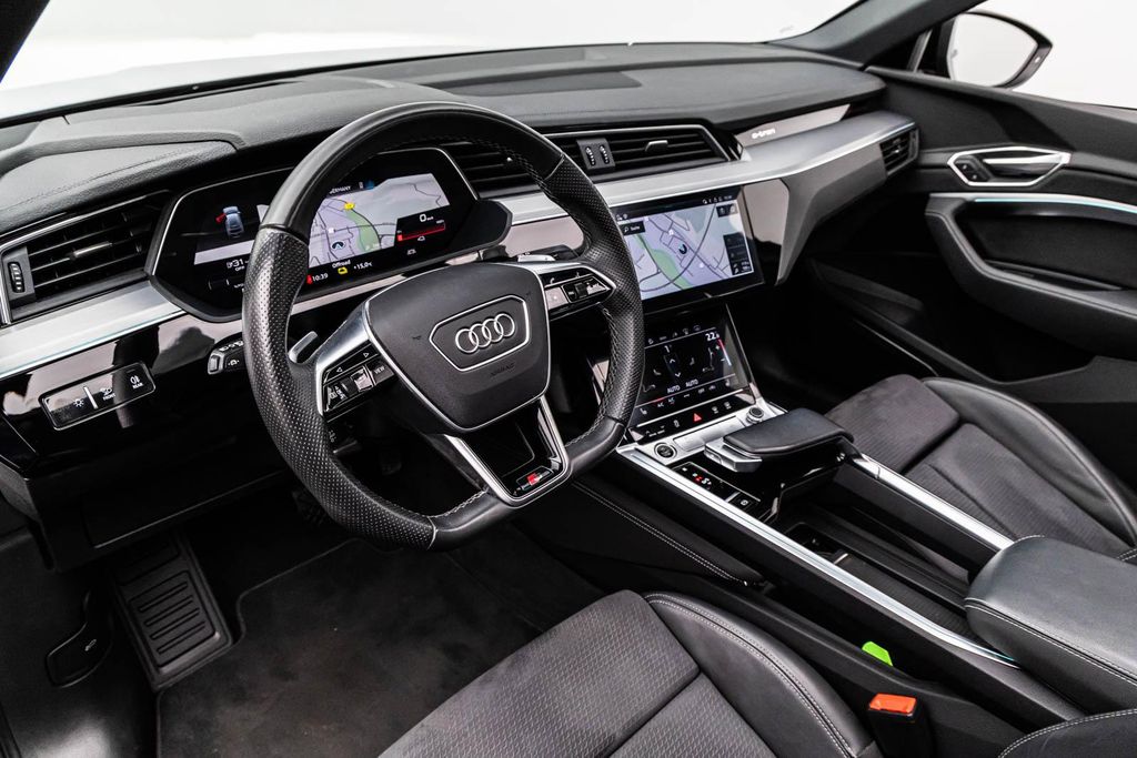 Audi e-tron 2022
