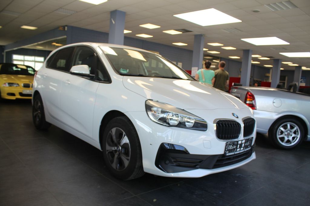 BMW 216 2020