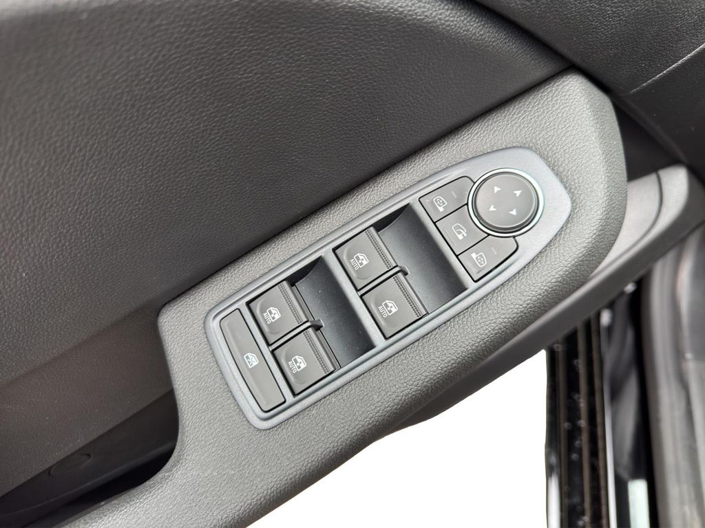 Mitsubishi Colt 2025